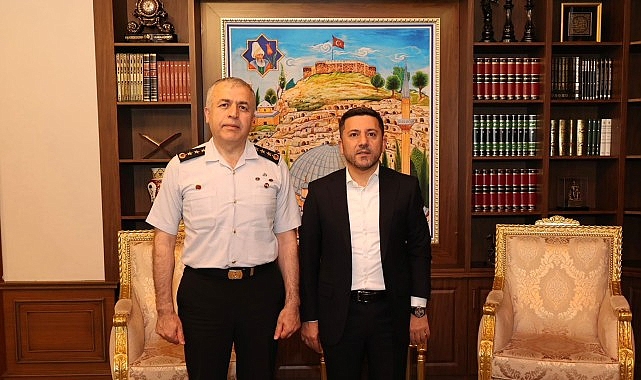 Nevşehir İl Jandarma Alay Komutanı J.Kd. Albay Bahittin Murat Yakın, Nevşehir Belediye Başkanı Rasim Arı'yı ziyaret etti