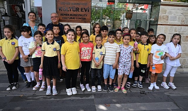 Öğrenciler Kemer Belediyesi Kültür Evi'ni gezdi