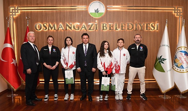 Şampiyon sporculardan Başkan Aydın'a ziyaret
