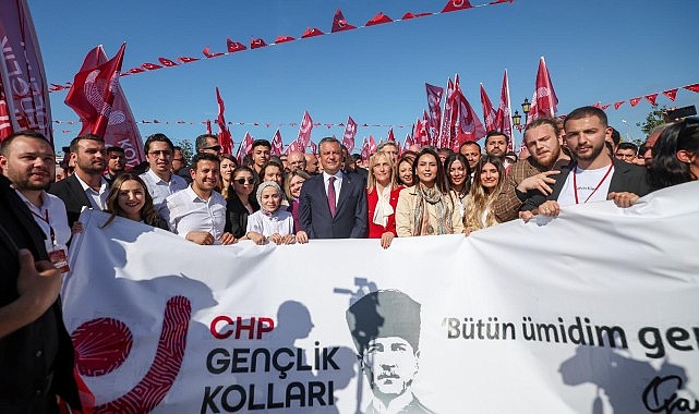 Samsun'da 19 Mayıs coşkusu  Başkan Tugay kortej yürüyüşü ve törene katıldı