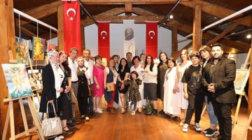Selçuk Efes Kent Belleği, Anadolu'nun zengin kültürel mirasına dikkat çekmek amacıyla resim ve müziği buluşturan “Anadolu Kültürü Tanrıçaları" Multidisipliner Sergisi'ne ev sahipliği yapıyor