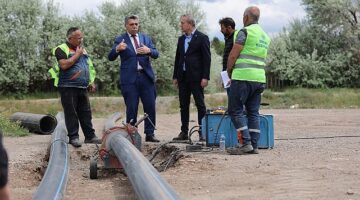 Sivas Belediye Başkanı Dr. Adem Uzun bir yandan tebrik ziyaretlerini kabule devam ederken bir yandan da saha çalışmalarına hız kazandırdı