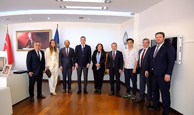 Türkiye Barolar Birliği Başkanlarından Aydın Büyükşehir Belediye Başkanı Özlem Çerçioğlu'na nezaket ziyaretinde bulundu
