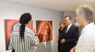 Yenişehir Belediyesi Çukurova'da üreten sanatçıları sergide buluşturdu