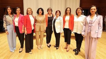 zmir'in 8 kadın belediye başkanı Medyascope Haber Müdürü Göksel Göksu'nun sorularını yanıtladı