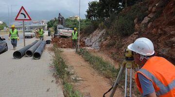 Antalya Büyükşehir Belediyesi'nden Oba Mahallesi'ne kanalizasyon hattı