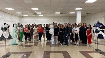 “Atık Estetiği: Sürdürülebilir Dokunuşlar Öğrenci Çalışmaları Drapaj Sergisi"