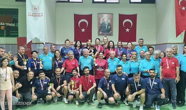 Çiğli Belediyesi Kurumlar Arası Masa Tenisi Turnuvası'nda Şampiyon Oldu