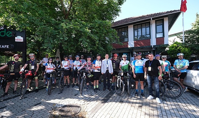 Dünya Bisiklet Günü'nde Mysia Yolları'nda pedal çevirdiler