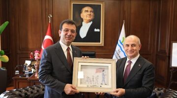 Ekrem İmamoğlu, Büyükçekmece Belediye Başkanı Dr. Hasan Akgün'ü makamında tebrik etti
