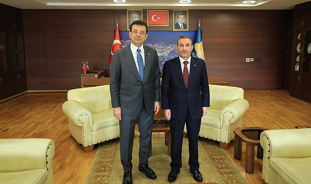 Ekrem İmamoğlu, Sultanbeyli Belediye Başkanı Ali Tombaş'a tebrik ziyaretinde bulundu
