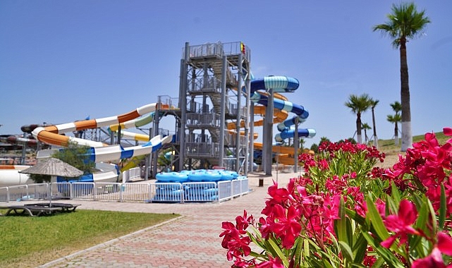 İzmir Oasis Aquapark sezonu açıyor