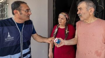 İzmir'de Emekli Dayanışma Kartı yüzleri güldürdü  “Allah böyle başkanları hep var etsin"