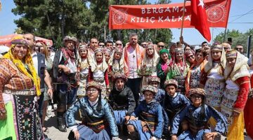 İzmirliler Belenbaşı Kiraz Festivali'nde buluştu