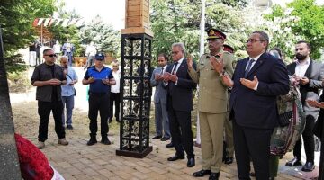 Keçiören Belediye Başkanı Dr. Mesut Özarslan'ın ev sahipliğinde Keçiören'deki Peşaver Şehitleri Anıtı'nı ziyaret etti