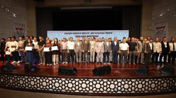 Konya Büyükşehir Çalışan Gençlik Meclisi Öğrenciler İçin Şed Kuşanma Töreni Düzenledi