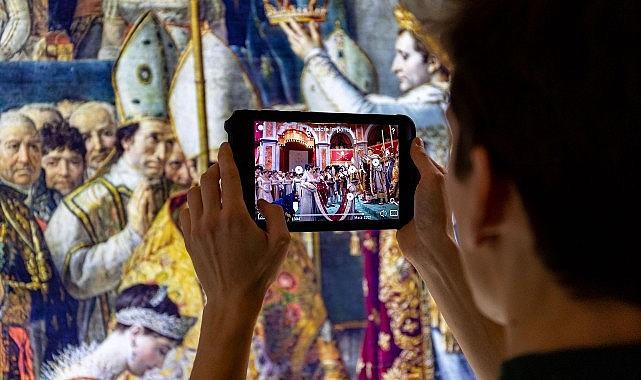 &apos;Notre-Dame de Paris: Artırılmış Gerçeklik Sergisi' Samsung Galaxy Tab Active tabletlerle dünyayı dolaşıyor