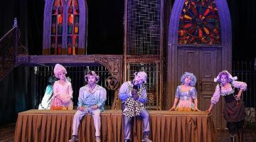 “Tartuffe" Seyircisi Sağanak Yağmura Aldırmadı