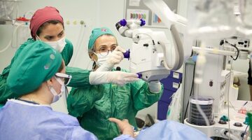 Türk göz doktorları cerrahide dünyaya örnek oluyor