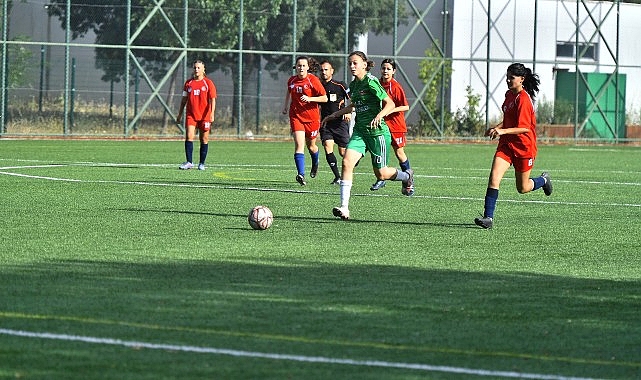 U13-U15 Kız Futbol Ligi'nde ilk düdük çaldı