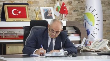 Yahyalı Belediye Başkanı Esat Öztürk, belediye başkan yardımcıları, birim müdür ve amirleriyle değerlendirme toplantısı yaptı