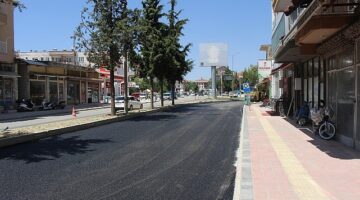 Antalya Büyükşehir Belediyesi'nden önce alt yapı sonra asfalt çalışması