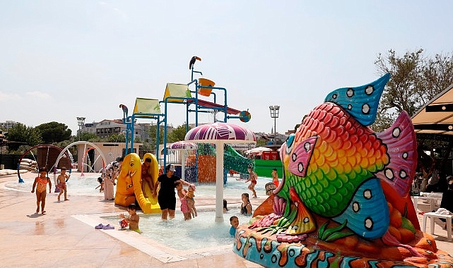 Aydın Büyükşehir Belediyesi tarafından Aydın'a kazandırılan Tekstil Park içerisindeki aquapark bu yıl da çocukların akınına uğruyor