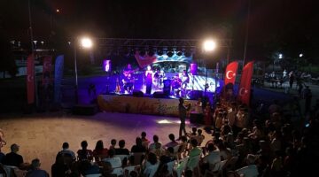 Aydın Büyükşehir Belediyesi, “Yaz Konserleri” etkinlikleri kapsamında bu kez Germencik Belediye Parkı'nda muhteşem bir konser gerçekleştirdi