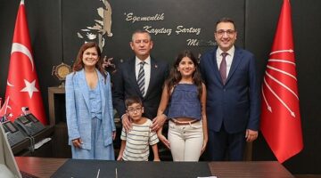 Balçova Belediye Başkanı Onur Yiğit Özgür Özel'i ziyaret etti