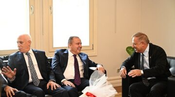 Başkan Böcek CHP'li Büyükşehir Belediye Başkanları toplantısında