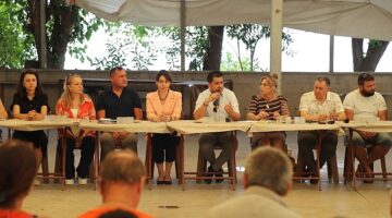 Büyükşehir ve Fethiye Belediyesi Faralya'da Vatandaşları Dinledi