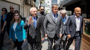 CHP'nin 7'nci Genel Başkanı Kemal Kılıçdaroğlu İzmir'de Büyükşehir Belediyesi'ni ziyaret etti
