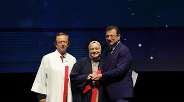 Ekrem İmamoğlu, MEF Üniversitesi 2023-24 Akademik Yılı Mezuniyet Töreni'ne katıldı