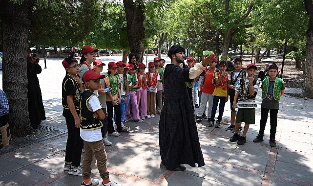 Genç KOMEK Öğrencileri Konya'nın Tarihi Şahsiyetlerini Yakından Tanıyor