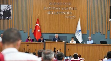 İzmir Büyükşehir Belediye Meclisi'nden Başkan Tugay'a önemli yetki