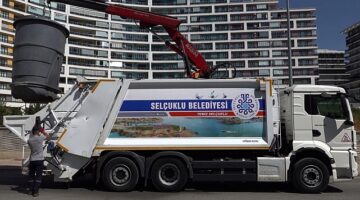 Selçuklu sakinlerinin yaşam konforu için çalışmalarına aralıksız devam eden Selçuklu Belediyesi, daha temiz bir Selçuklu için gece, gündüz mesai yapıyor