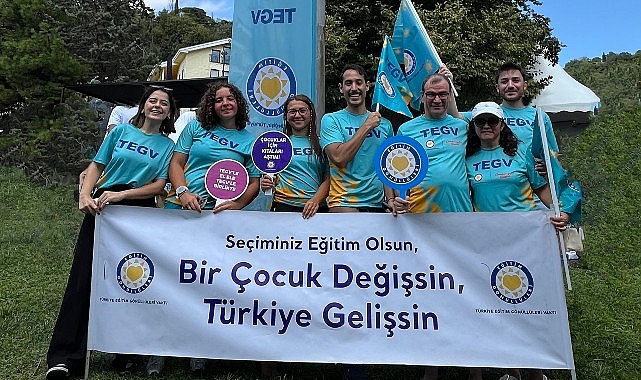 Yüzücüler TEGV'li çocuklara eğitim desteği için yarıştı