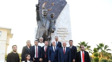 Zafer Bayramı, Atatürk Anıtı ile taçlandı