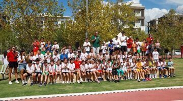 Karşıyakalı çocuklar atletizm şenliğinde buluştu