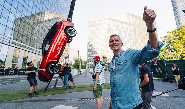 Yeni Nissan Qashqai, Dünya bungee jumping rekorunu kırdı