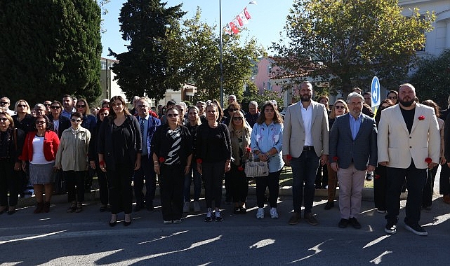 Ahmet Taner Kışlalı Güzelbahçe'de Anıldı