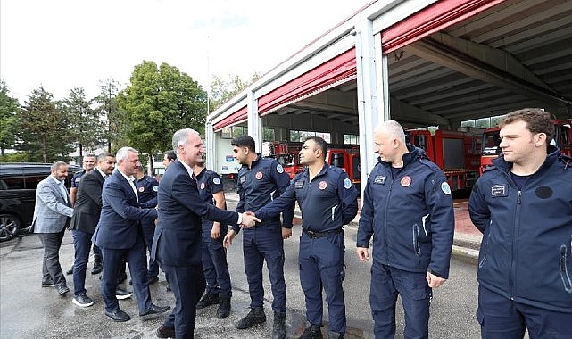 Başkan Alper Taban'dan İtfaiye Personeli Ve Huzur Evi Sakinlerine Ziyaret