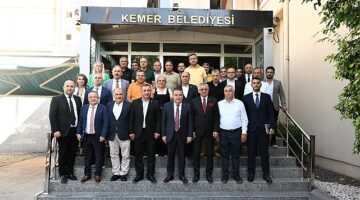 Başkan Böcek Kemer ve Kumluca'yı ziyaret etti