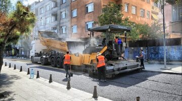 Bayrampaşa'da yol ve kaldırımlar yenileniyor, ulaşım kolaylaşıyor