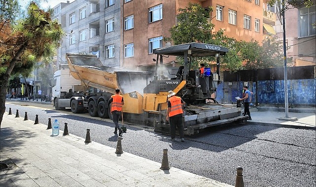 Bayrampaşa'da yol ve kaldırımlar yenileniyor, ulaşım kolaylaşıyor