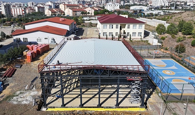 İBB'den 15 okula yeni spor salonu.