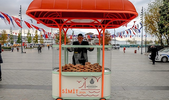 İstanbul'un Yeni Simit Arabaları Beşiktaş Meydanı'nda