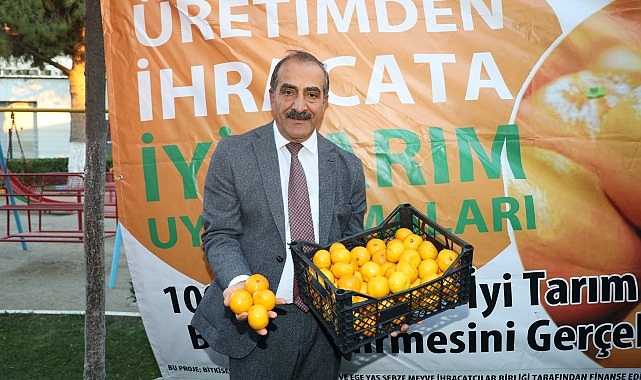 Satsuma mandalina yüklü TIR'lar ihracata yolcu edildi