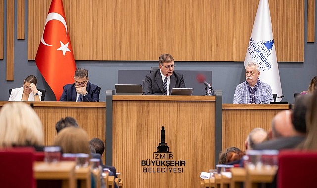 Başkan Tugay'dan 2025 bütçesinde tasarruf vurgusu  “Ayağımızı yorganımıza göre uzatacağız"