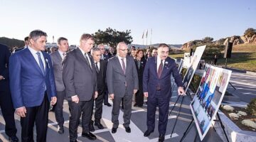 Aliyev 21. ölüm yıl dönümünde İzmir'de anıldı